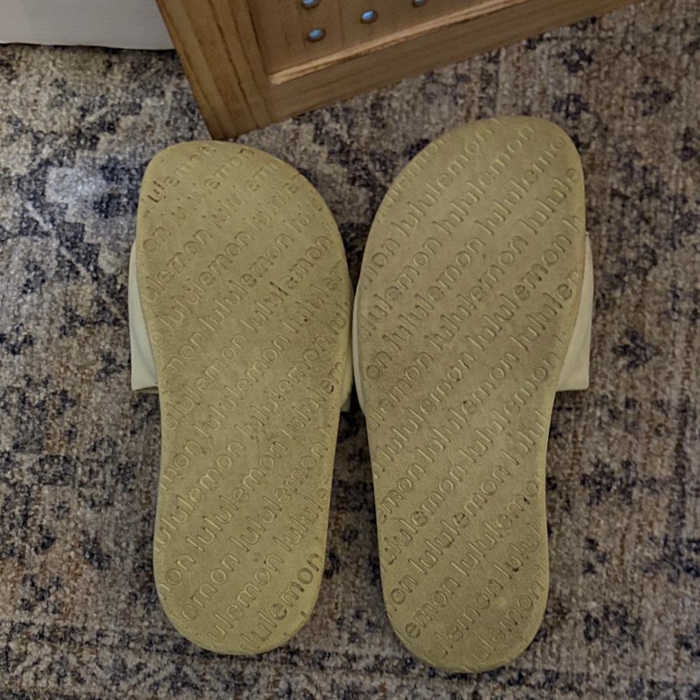 lululemon athletica Slide Sandals - Picture 2 of 5